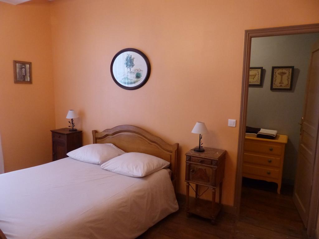 Le Domaine De Panissac Bed & Breakfast Berneuil  Bilik gambar