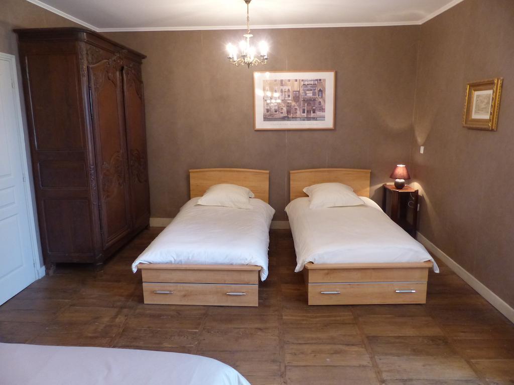 Le Domaine De Panissac Bed & Breakfast Berneuil  Bilik gambar