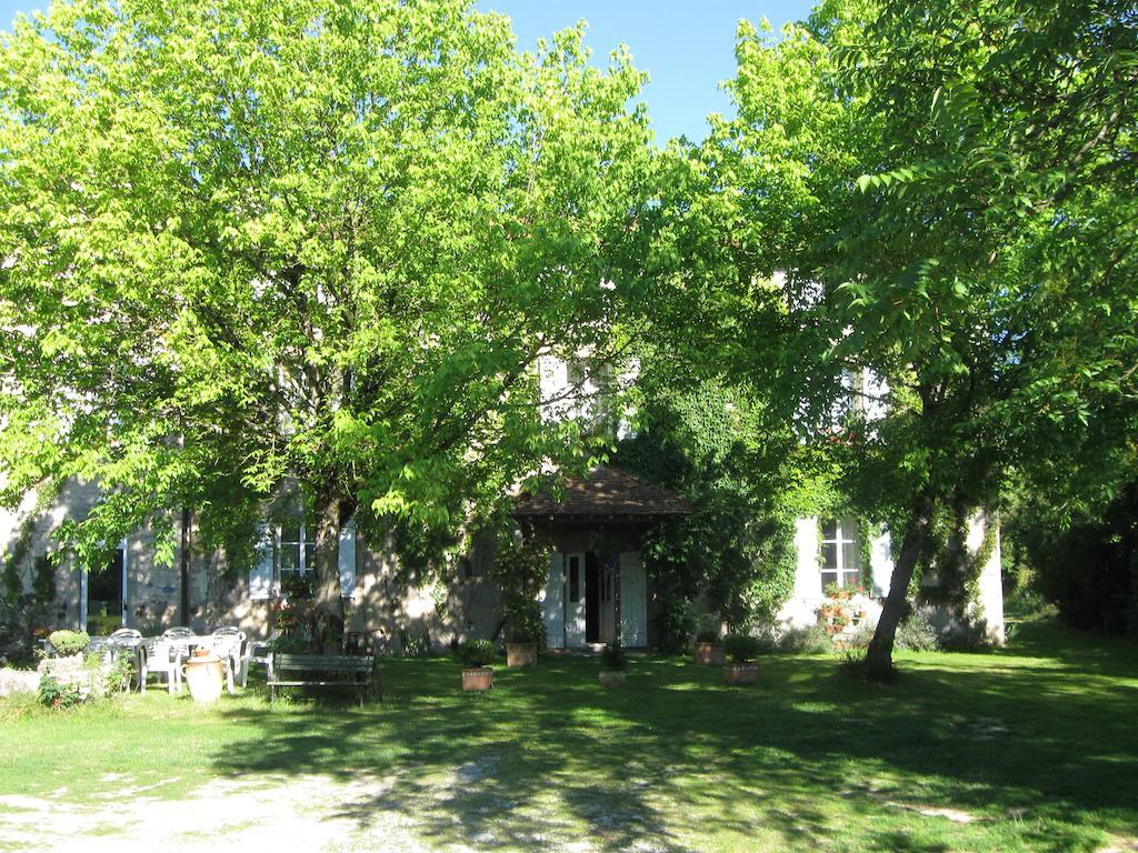 Le Domaine De Panissac Bed & Breakfast Berneuil  Luaran gambar