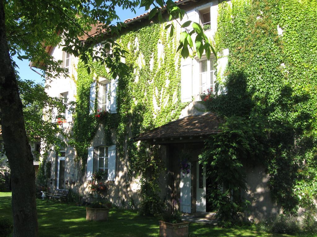 Le Domaine De Panissac Bed & Breakfast Berneuil  Luaran gambar