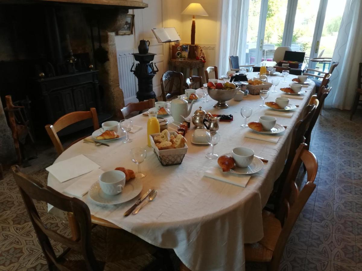 Le Domaine De Panissac Bed & Breakfast Berneuil  Luaran gambar